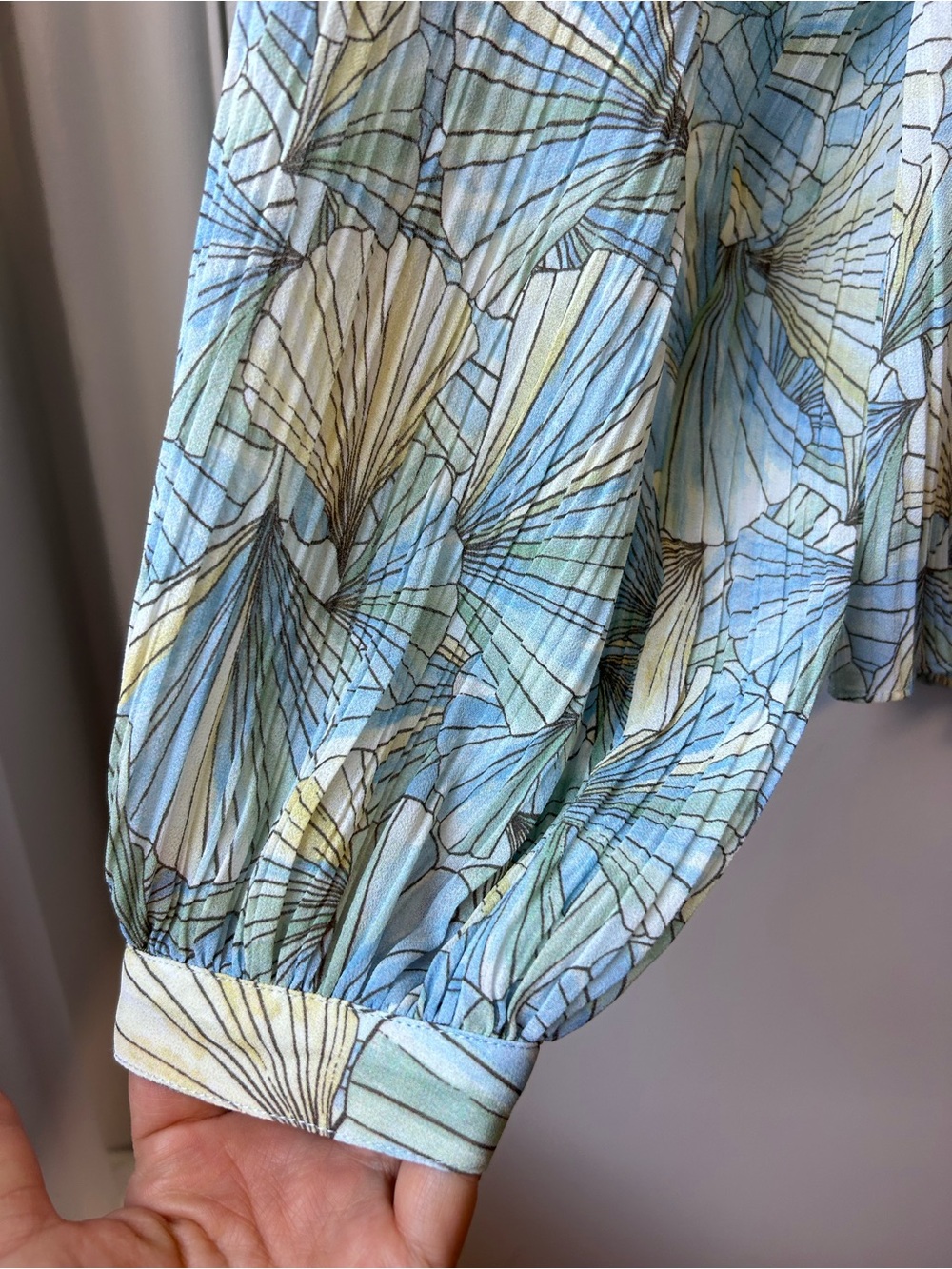 New Veronica Beard Fennel Pleated Blouse - Picture 6 of 12
